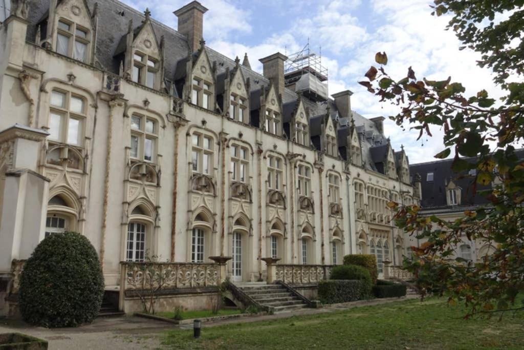 Charmant Studio Au Calme Tout Confort Dans Chateau Neo Gothique Proche Zenith Comet Orleans Parking Voiture Gratuit Wifi Haut Debit Rue Des Montees Экстерьер фото