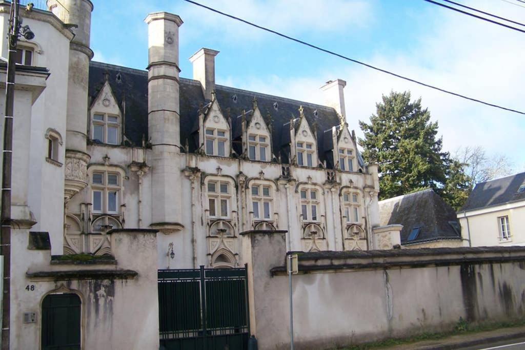 Charmant Studio Au Calme Tout Confort Dans Chateau Neo Gothique Proche Zenith Comet Orleans Parking Voiture Gratuit Wifi Haut Debit Rue Des Montees Экстерьер фото