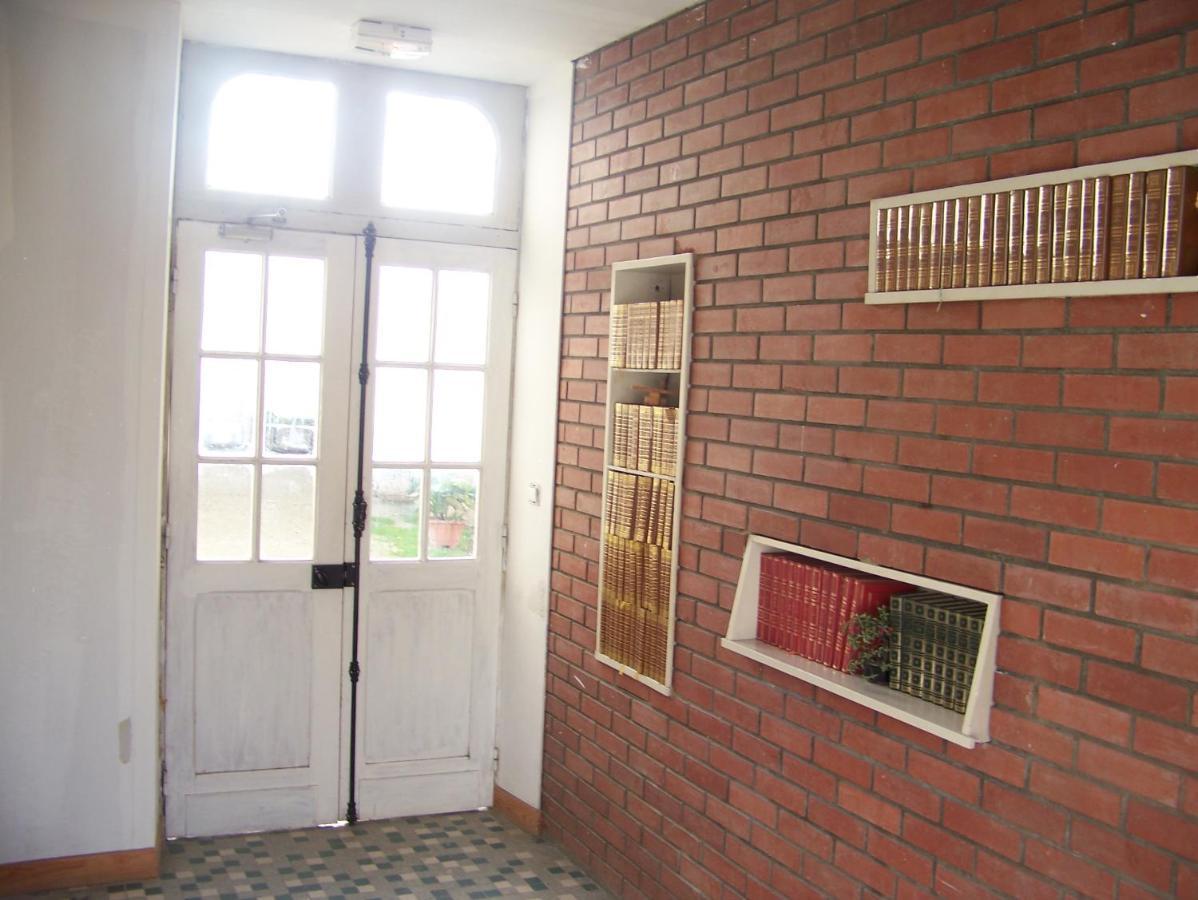 Charmant Studio Au Calme Tout Confort Dans Chateau Neo Gothique Proche Zenith Comet Orleans Parking Voiture Gratuit Wifi Haut Debit Rue Des Montees Экстерьер фото
