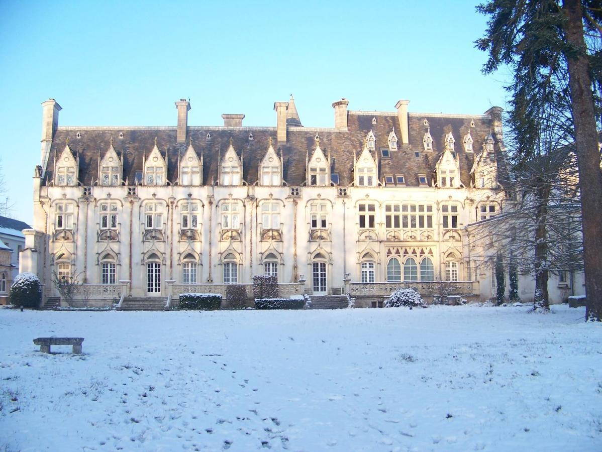 Charmant Studio Au Calme Tout Confort Dans Chateau Neo Gothique Proche Zenith Comet Orleans Parking Voiture Gratuit Wifi Haut Debit Rue Des Montees Экстерьер фото