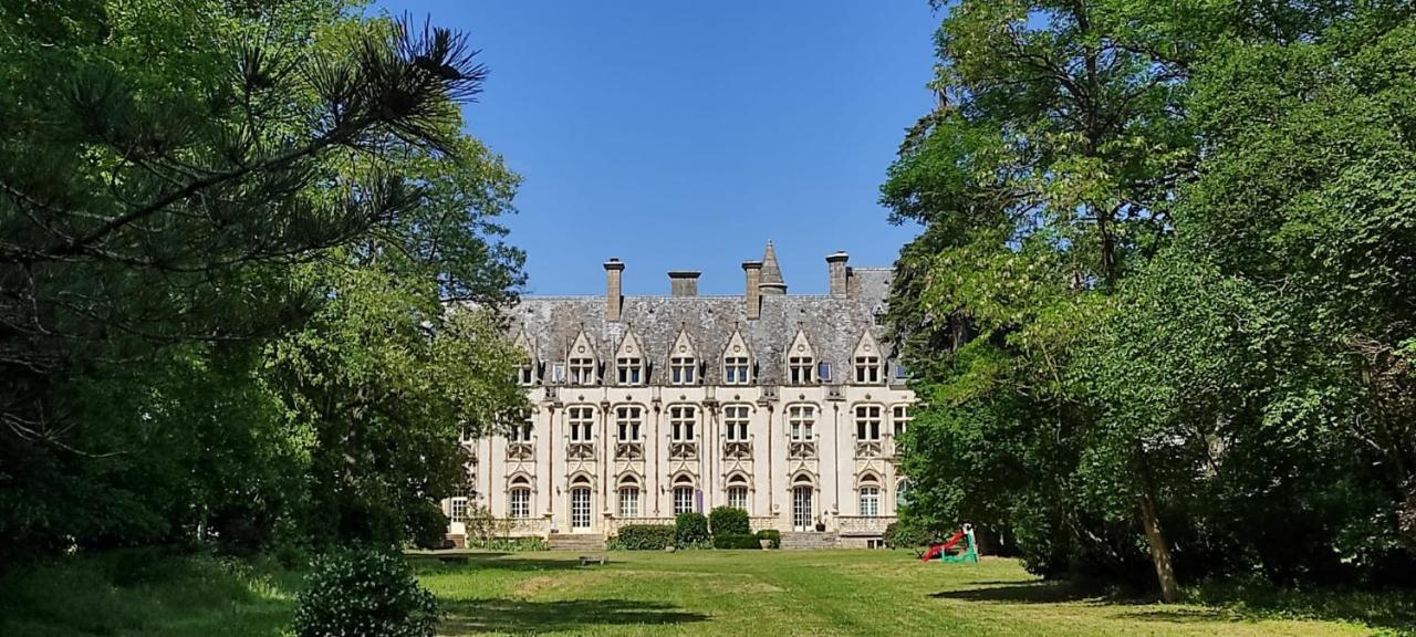Charmant Studio Au Calme Tout Confort Dans Chateau Neo Gothique Proche Zenith Comet Orleans Parking Voiture Gratuit Wifi Haut Debit Rue Des Montees Экстерьер фото